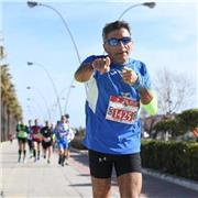 professionista decennale esperienza, è disponibile per lezioni private